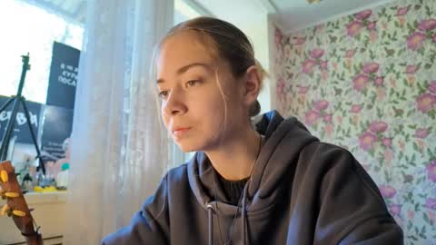 Snapshot of dinorahmroczkowski chatting on September 15, 7:49 am dinorahmroczkowski online show from September 15, 7:49 am
