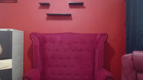 LatexQueen online show from December 11, 3:37 pm