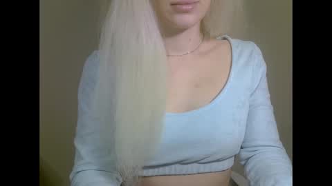 DitaMilton online show from November 4, 3:28 pm