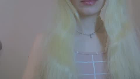 DitaMilton online show from April 27, 8:39 pm