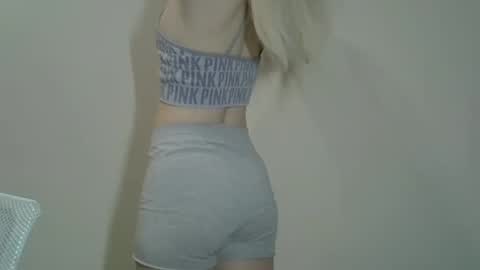 DitaMilton online show from February 5, 8:14 pm