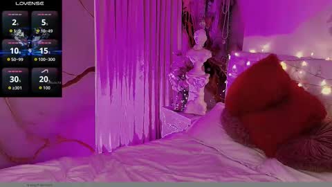 ditta_von_teesee_ online show from October 11, 8:55 pm