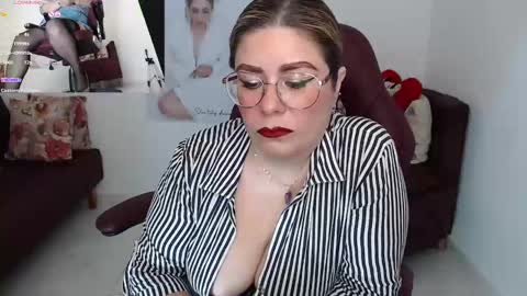Snapshot of diva_milf chatting on January 14, 11:48 pm Diva online show from January 14, 11:48 pm