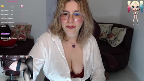 Snapshot of diva_milf chatting on January 11, 12:55 am Diva online show from January 11, 12:55 am