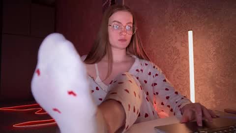 Snapshot of divine_hannah chatting on February 21, 10:48 pm Hannah online show from February 21, 10:48 pm