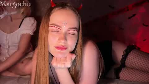 Hannah online show from October 31, 9:52 pm