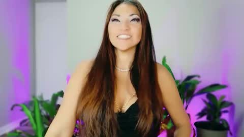 DivineLynn online show from December 14, 3:18 pm