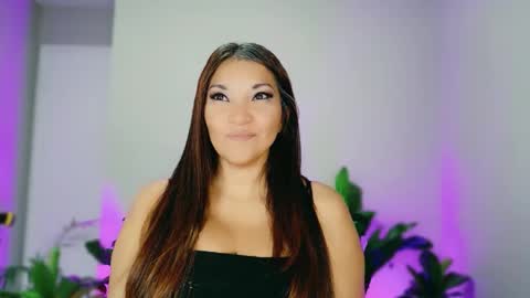 DivineLynn online show from December 1, 6:54 pm