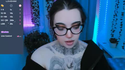 dixipixi_ online show from March 8, 5:55 am