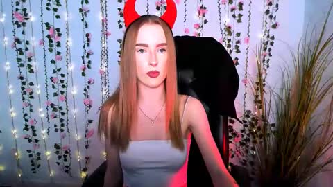 doll_vey online show from September 13, 7:11 pm