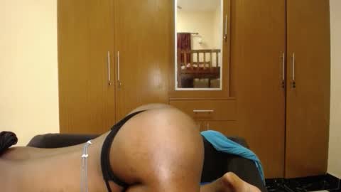 Bella online show from October 22, 7:52 pm