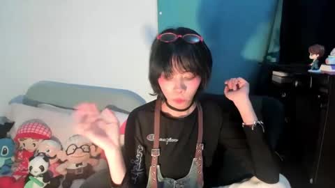 Snapshot of dolliette chatting on September 16, 3:03 am mina online show from September 16, 3:03 am