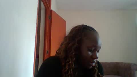 dollyvee online show from May 4, 12:31 pm