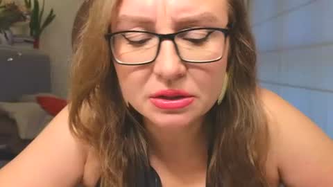 DOM MUMMY online show from July 27, 6:43 am