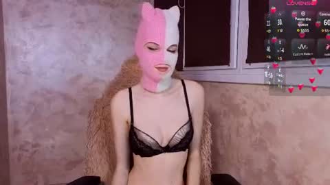 domiiniicana online show from June 12, 8:06 pm