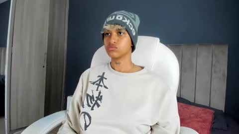Snapshot of dominick_joness chatting on January 5, 12:53 pm Dominick online show from January 5, 12:53 pm