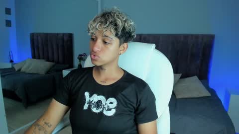 Snapshot of dominick_joness chatting on January 26, 1:25 pm Dominick online show from January 26, 1:25 pm