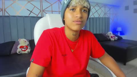Snapshot of dominick_joness chatting on January 4, 7:34 pm Dominick online show from January 4, 7:34 pm