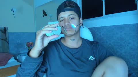 Snapshot of dominick_joness chatting on October 15, 5:10 am Dominick online show from October 15, 5:10 am