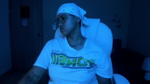 Snapshot of dominick_joness chatting on October 5, 12:04 am Dominick online show from October 5, 12:04 am