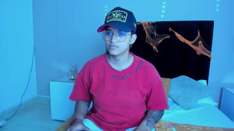 Snapshot of dominick_joness chatting on October 16, 6:49 am Dominick online show from October 16, 6:49 am