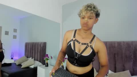 Snapshot of dominick_joness chatting on February 11, 10:07 pm Dominick online show from February 11, 10:07 pm