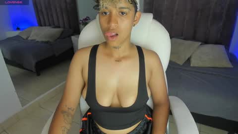 Snapshot of dominick_joness chatting on January 22, 7:56 pm Dominick online show from January 22, 7:56 pm