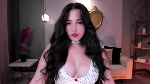 Dominique online show from November 3, 9:19 pm