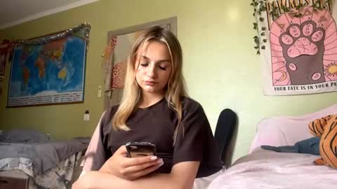 Lily online show from July 21, 10:49 am