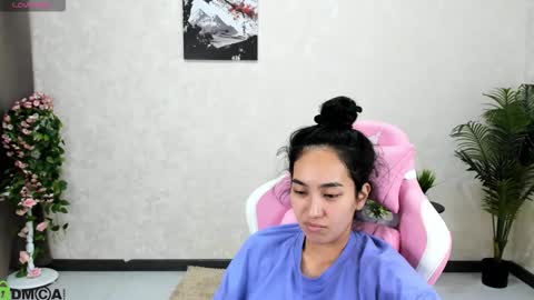 Aura online show from October 21, 2:37 am