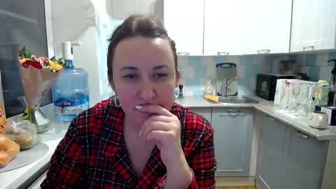 Tatiana 43 curvy sexy body and Joanna redhead 39 years online show from January 1, 3:57 pm