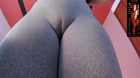 Snapshot of donnapaul_ chatting on January 20, 12:28 pm Paula DiazGMT-5 0730 - 1400 online show from January 20, 12:28 pm