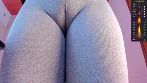 Snapshot of donnapaul_ chatting on February 20, 12:04 pm Paula DiazGMT-5 0730 - 1400 online show from February 20, 12:04 pm