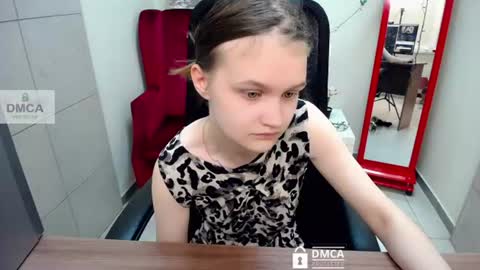 Sia online show from June 11, 5:59 am