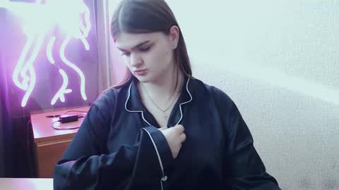 dora_candy_ online show from February 23, 1:56 pm
