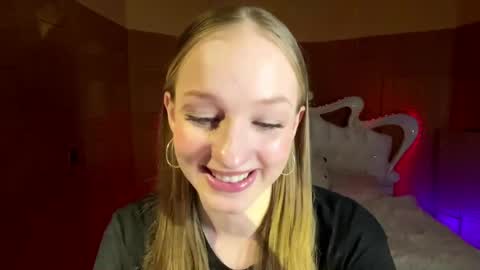 Anika online show from April 4, 5:01 pm