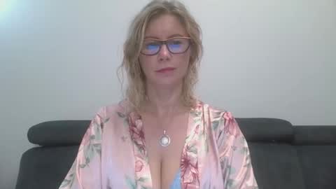 Snapshot of doreenkiss chatting on September 20, 7:56 pm DoreenSexy online show from September 20, 7:56 pm