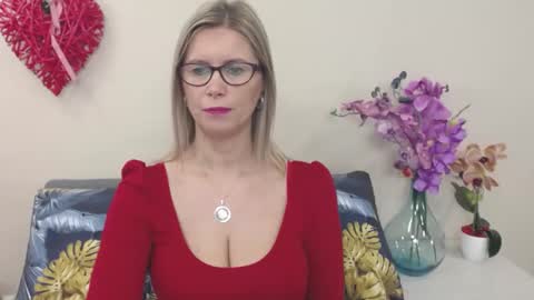 Snapshot of doreenkiss chatting on January 10, 7:35 am DoreenSexy online show from January 10, 7:35 am