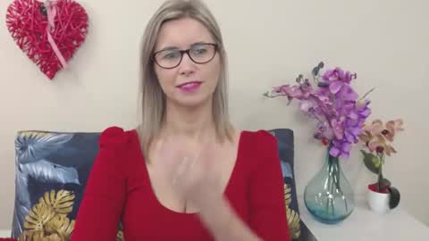Snapshot of doreenkiss chatting on January 2, 7:23 am DoreenSexy online show from January 2, 7:23 am