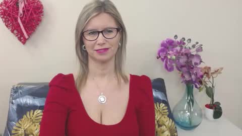 Snapshot of doreenkiss chatting on February 3, 7:18 am DoreenSexy online show from February 3, 7:18 am