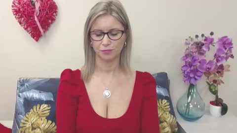 Snapshot of doreenkiss chatting on December 2, 8:48 am DoreenSexy online show from December 2, 8:48 am