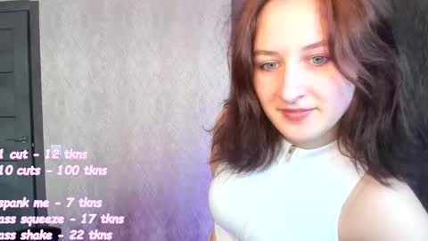 Snapshot of doris_coy_ chatting on October 1, 7:24 am Doris online show from October 1, 7:24 am
