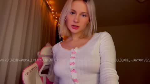 Snapshot of doublecuties chatting on January 10, 5:02 pm Lana Eva dont forget to give us a thumb up online show from January 10, 5:02 pm