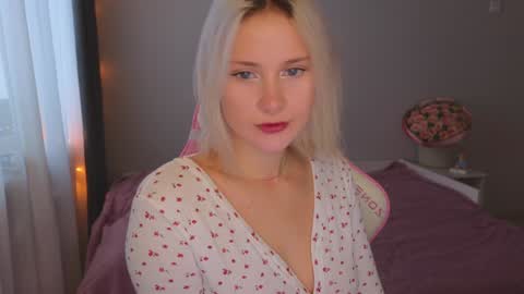 Snapshot of doublecuties chatting on December 26, 4:10 am Lana Eva dont forget to give us a thumb up online show from December 26, 4:10 am