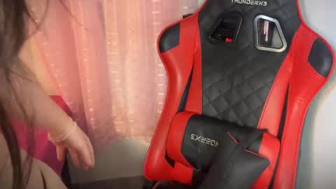 dread_pink online show from November 23, 2:36 am