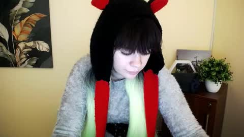 Snapshot of dream_caster_ chatting on October 14, 8:17 am dream caster  online show from October 14, 8:17 am