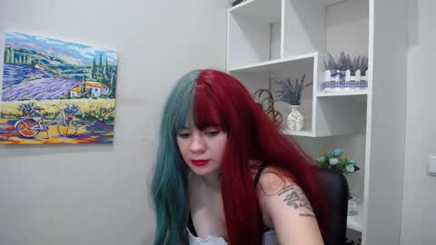 Snapshot of dream_caster_ chatting on October 25, 8:00 am dream caster  online show from October 25, 8:00 am