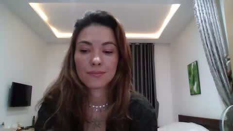dream_petal_ online show from July 4, 12:34 pm