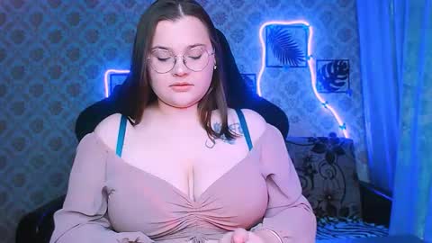 dreamforyoue2 online show from March 11, 9:17 pm