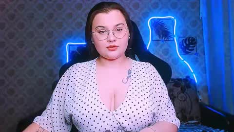 dreamforyoue2 online show from February 15, 8:08 pm